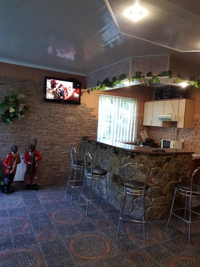 Дом Для Души С Бассейном Целиком Hotell Vinnytsia Exteriör bild